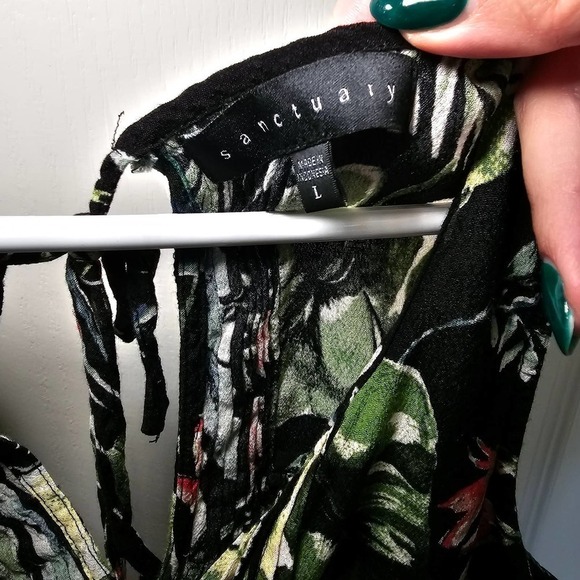 Sanctuary Black Floral Motif Tank Size L - Picture 6 of 6
